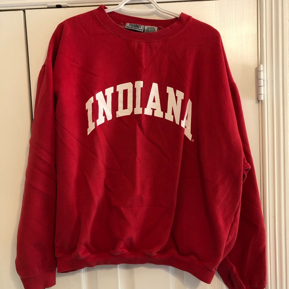 Vintage Indiana University sweatshirt size large. In great condition.